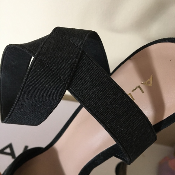 ALDO ELASTIC STRAPPY HEELS! - Picture 8 of 8